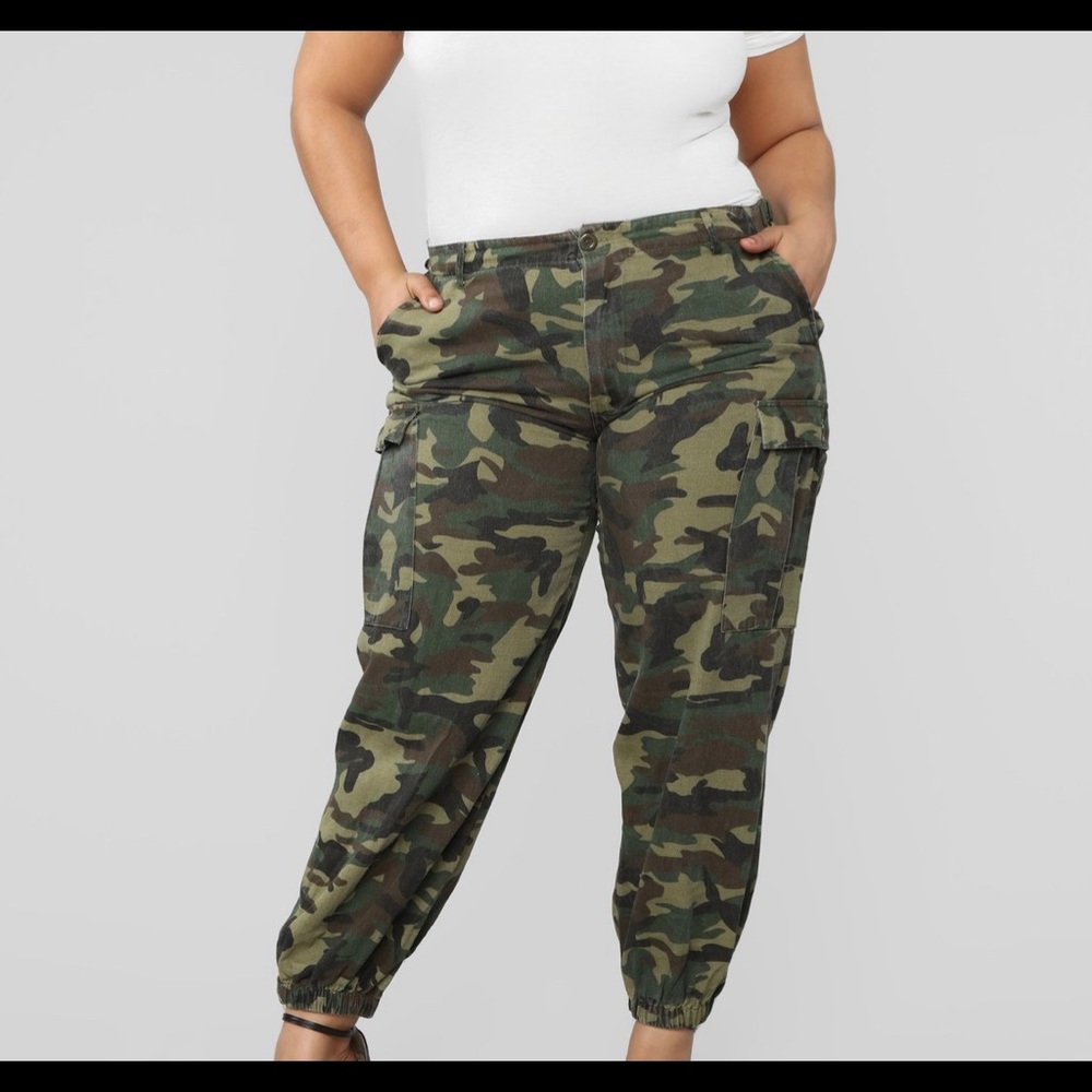 NWT Cadet Kim oversized Camouflage Pants